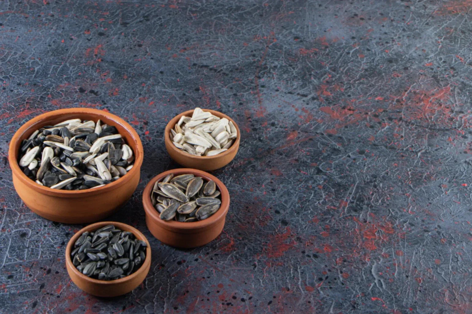Kuaci vs Biji Labu: Mana Lebih Baik untuk Snek Sihat?